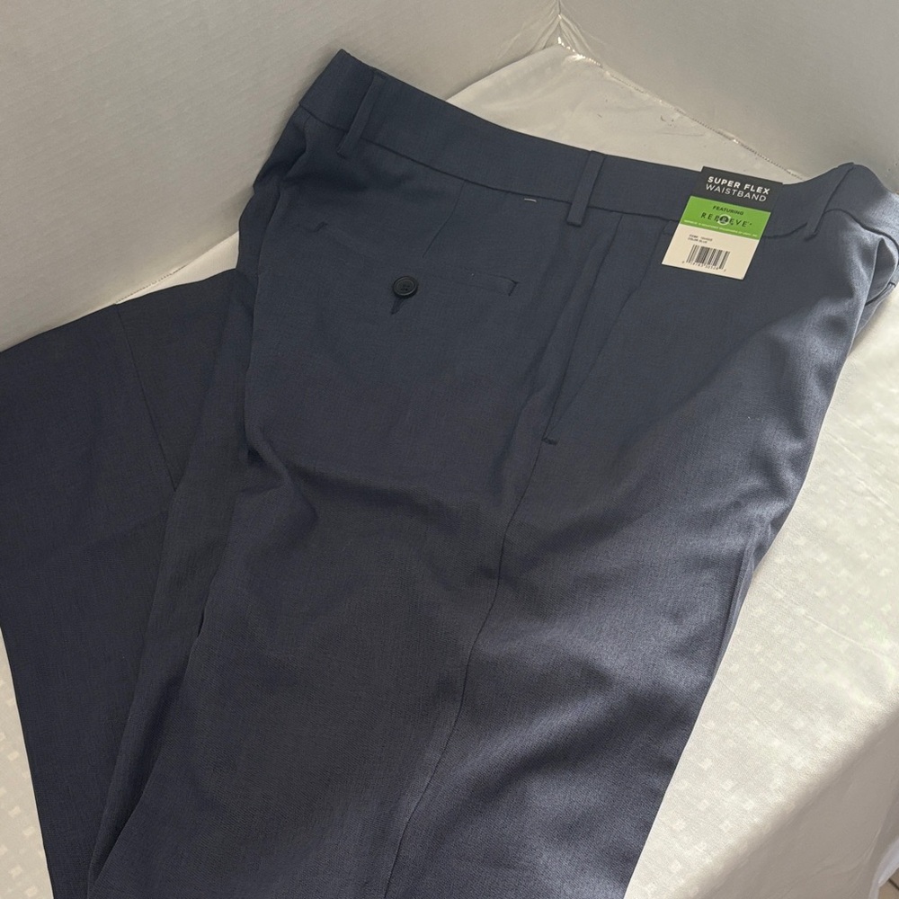 Haggar Men's Dress Pants in Navy Blue